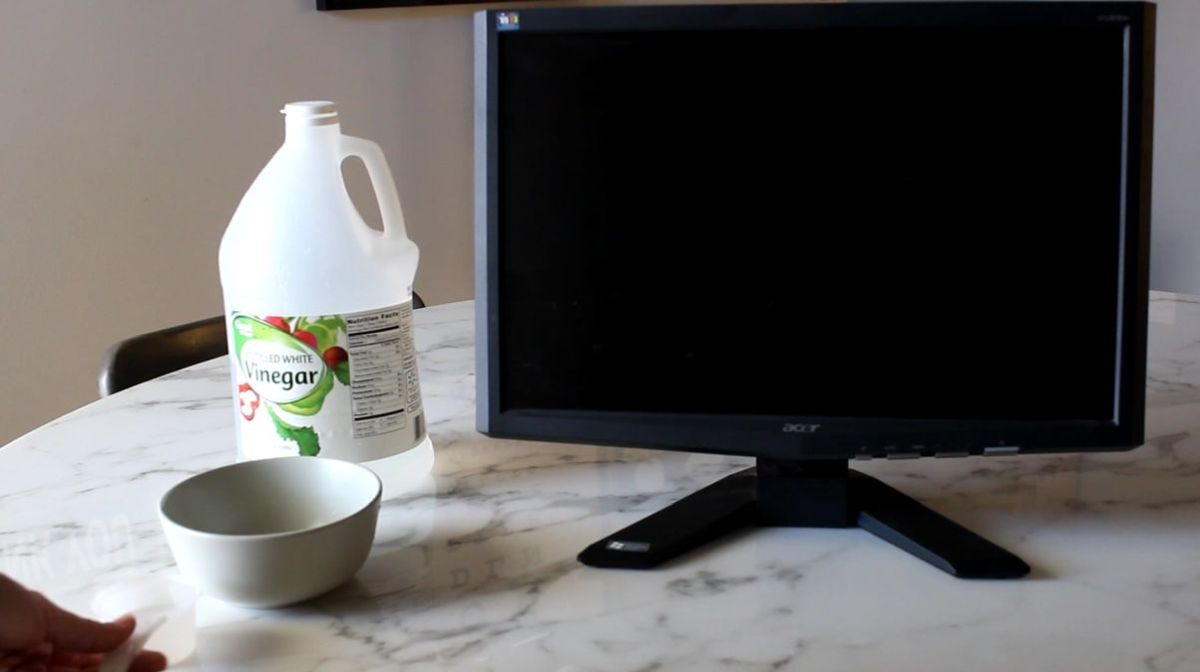 how-to-clean-a-tv-screen-in-2-simply-and-easy-steps