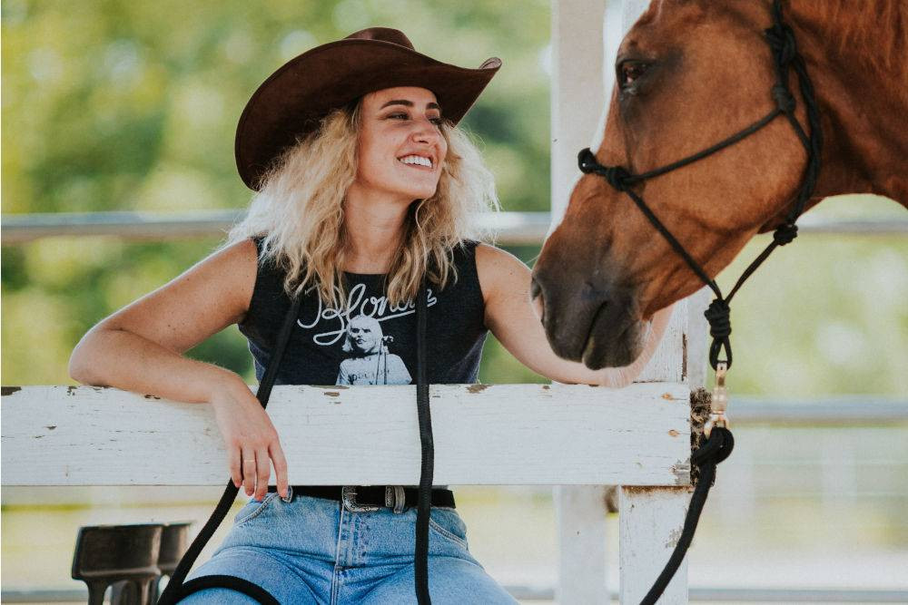 30+ Rodeo Outfits for Women: Stylish and Functional Looks for the Western Event