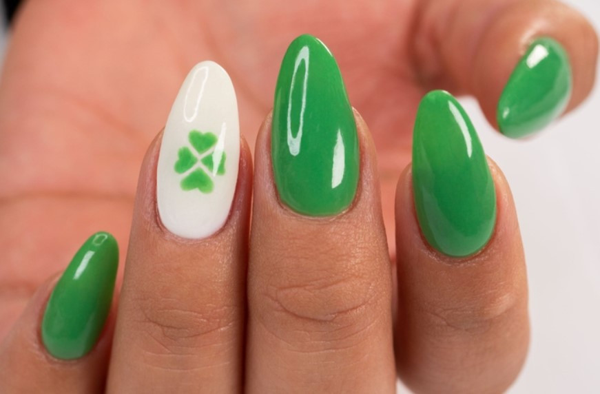 54+ Stunning 4 Leaf Clover Nails for Lucky Vibes