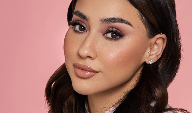 34+ Glamorous Prom Makeup Looks for Brown Eyes