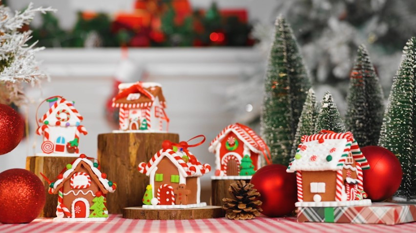 30+ Gingerbread-Themed Christmas Decorations for a Sweet Holiday