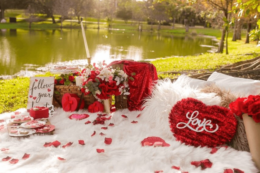 Create a Dreamy Outdoor Date with the Best 55+ Valentine’s Backyard Picnic Ideas