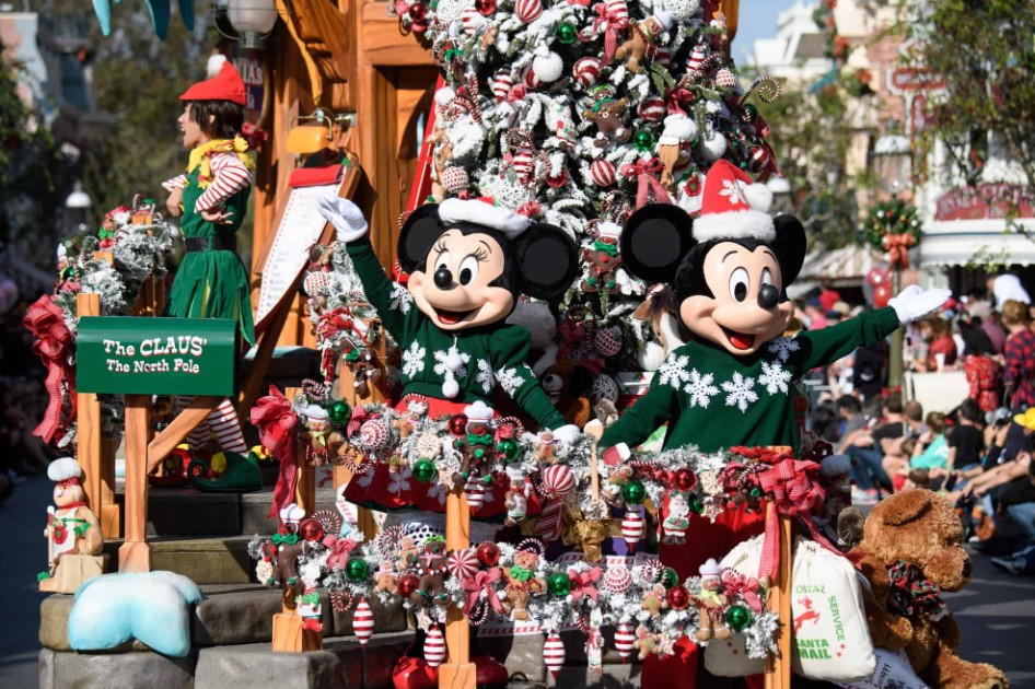 Celebrate the Season: A Guide to Old Key West’s Festive Disney Christmas Decor